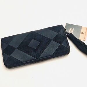 NWT FRYE Miren Black Leather Patchwork Wallet with Tassel Zip Around